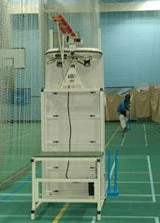 Bola Bowling Machine Stand On Wheels